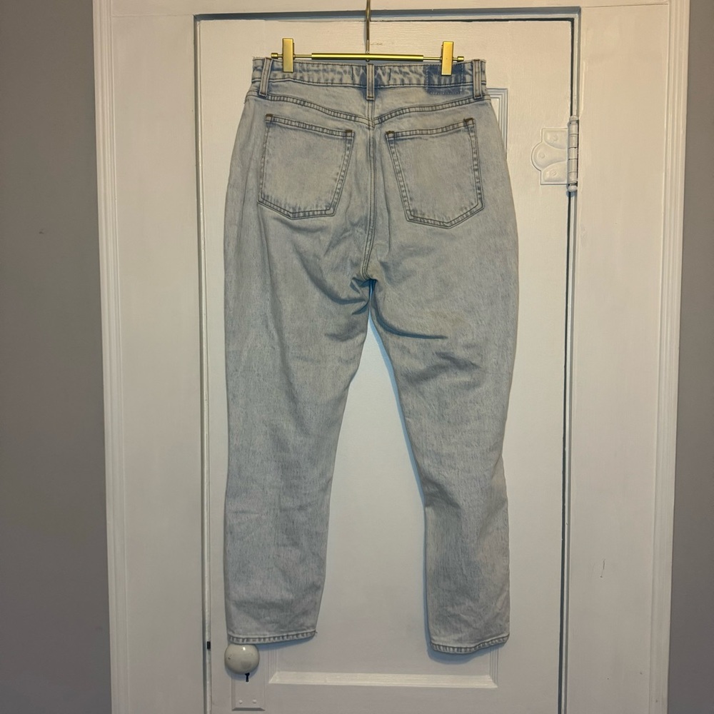 Abercrombie & Fitch The Mom High Rise Light Wash Denim Jean Size 6 - Picture 10 of 16